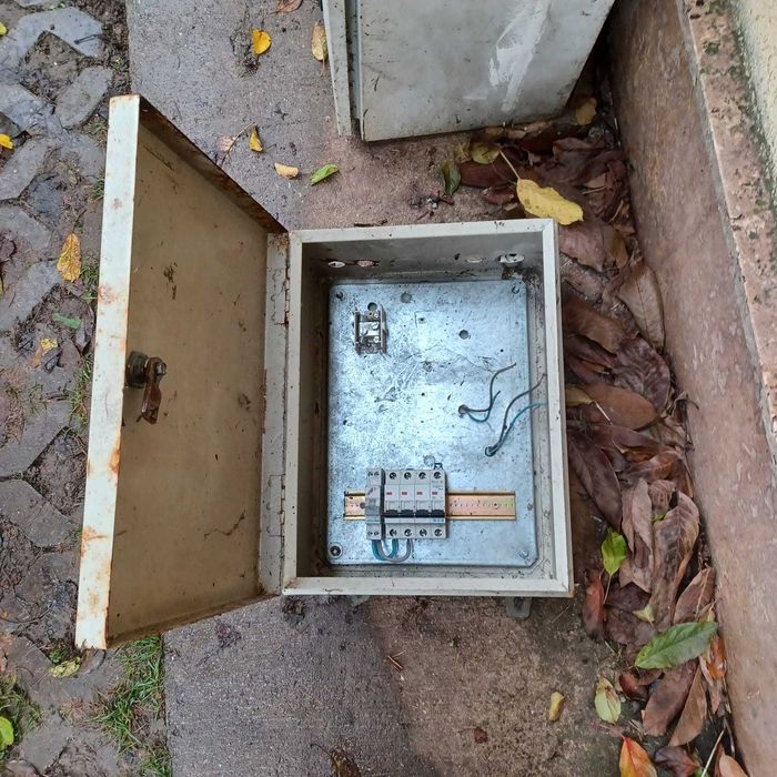 Vand tablouri electrice 380v