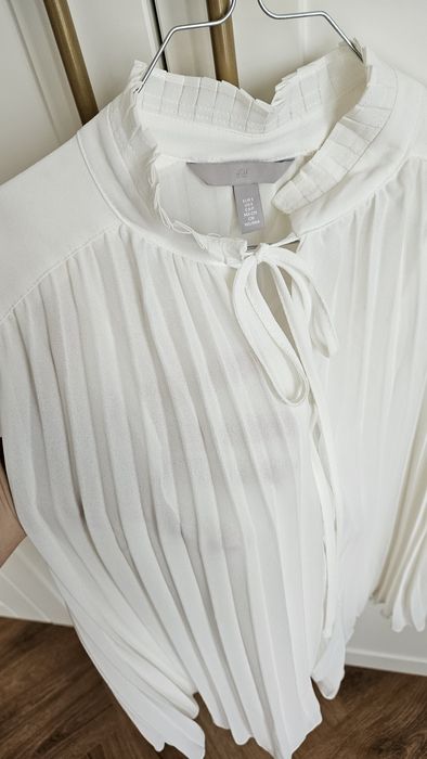 Плисиран топ с връзки H&M размер S, нов