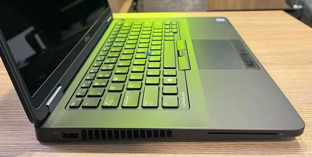Dell Latitude 5400. Core I5-8365U - 1.6/4.1 GHz. 16/512 GB