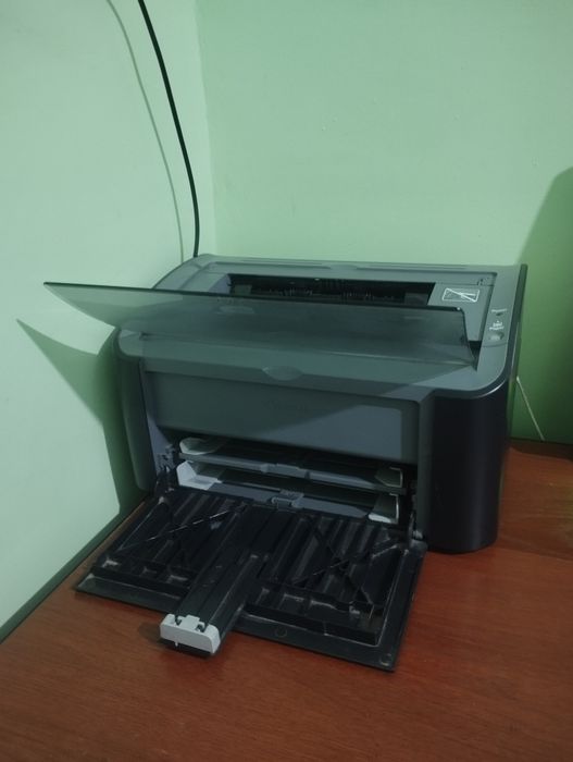 Printer sotiladi Canon LBP 2900