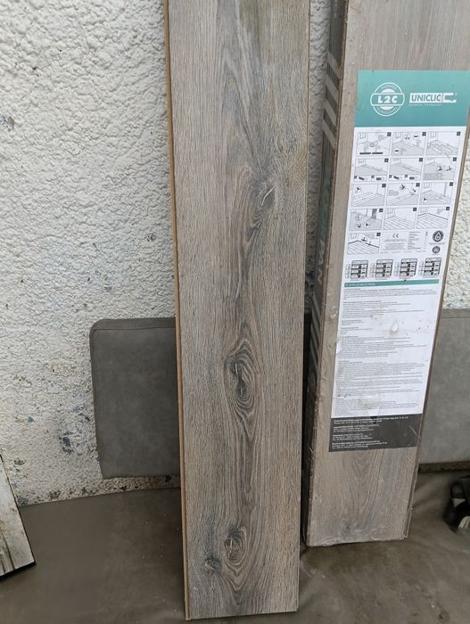 Parchet laminat nou – 60 lei/bax (9 baxuri disponibile)