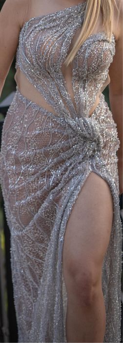 Абитуриентска рокля