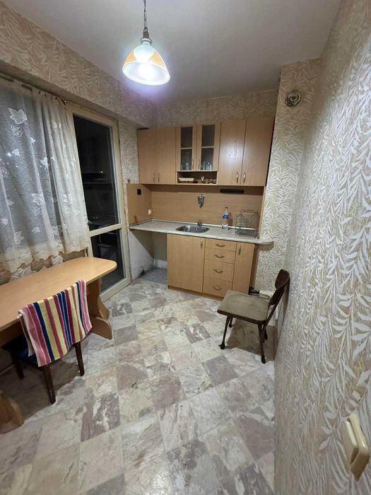 Продава се двустаен панелен апартамент – гр. Казанлък, ж.к. „Изток“