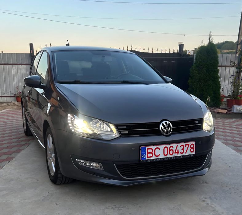 Volkswagen Polo 2014 Highline 4 cylindres 105 CP LED XENON IMPECABIL