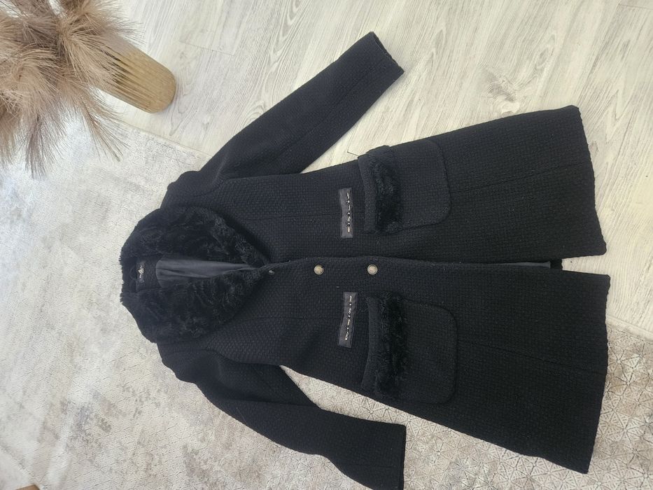 Palton negru cu blană