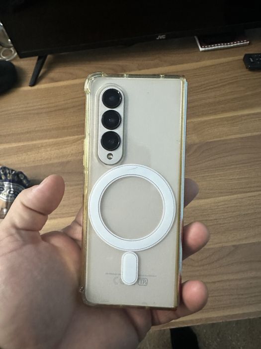 Самсунг в хорошем состояние память 256 все работает