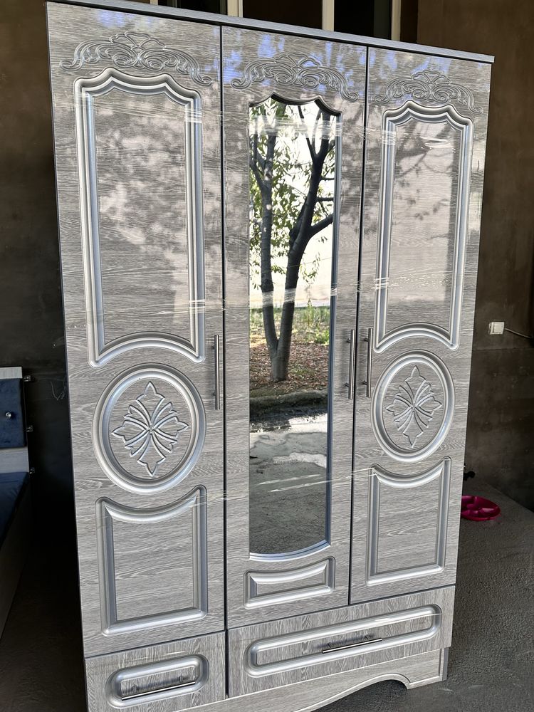 Mebel sotiladi srochno sergelida