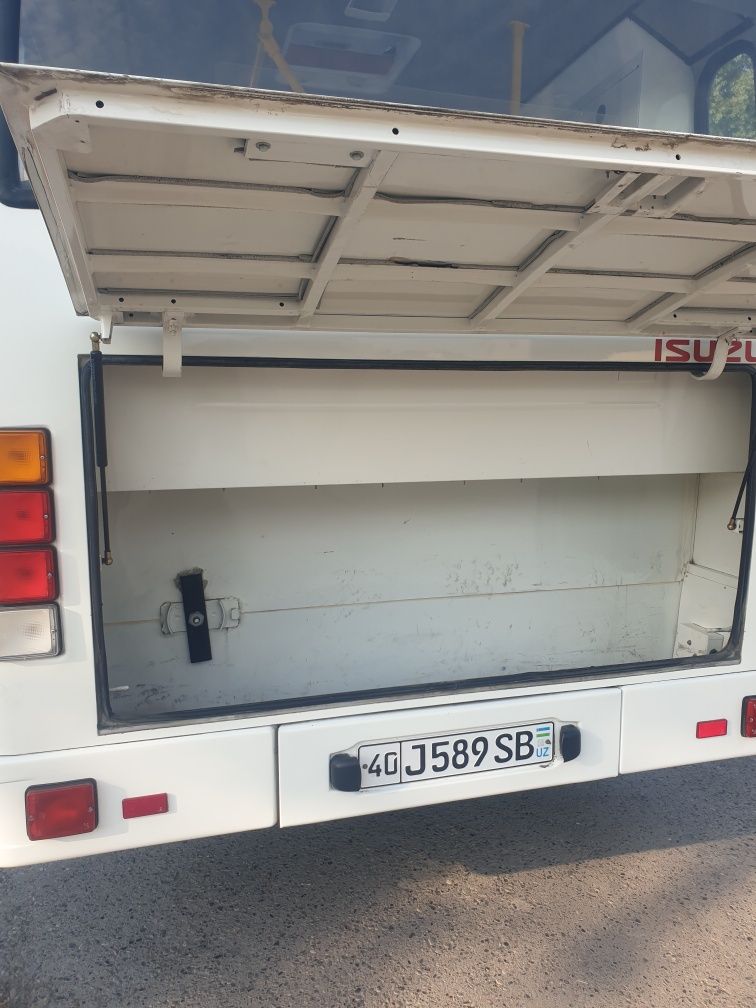 Isuzu avtobus Hc 40
