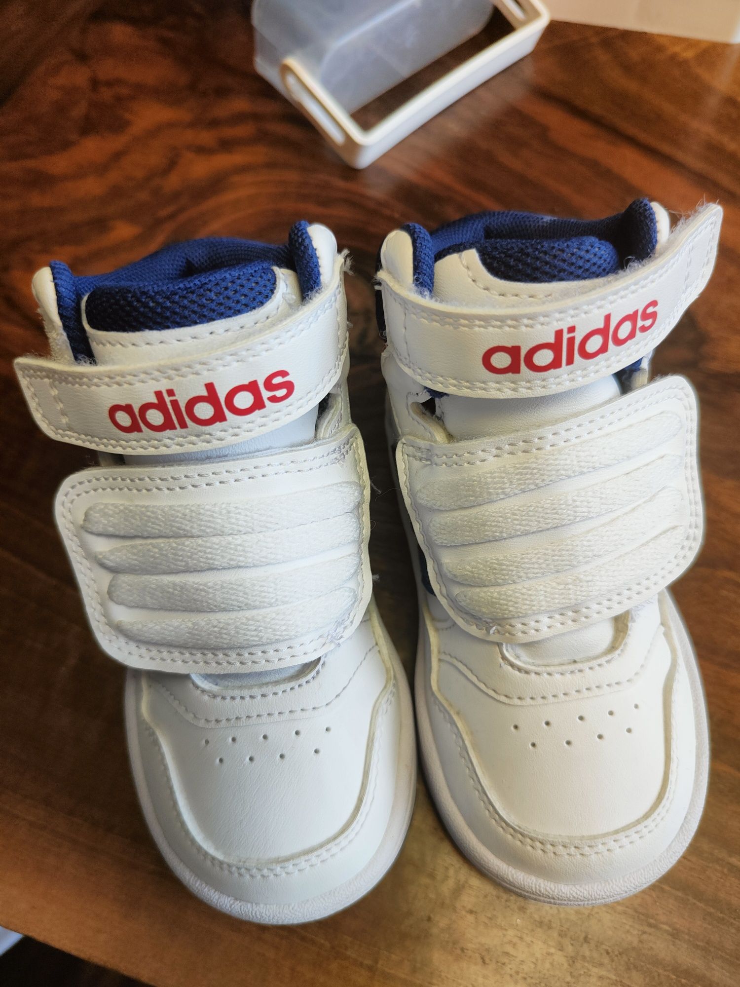 Бебешки високи кожени обувки маратонки Adidas размер 22, UK 5.5, 130 с