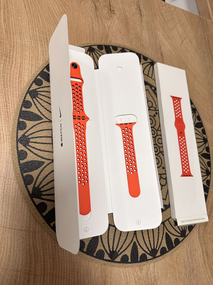 Nike Sport Band / Apple Watch 44mm/40mm Red