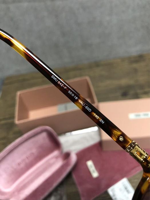 Слънчеви очила m** m**