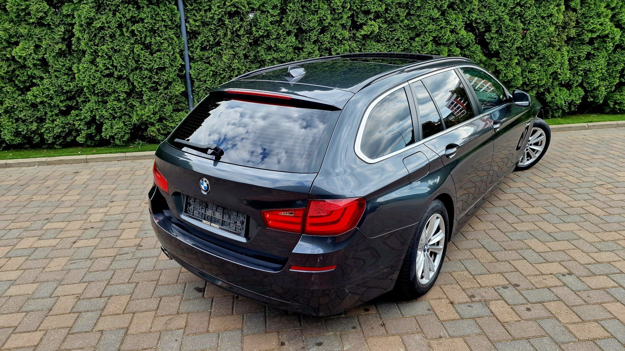 BMW 520d 184 CP Automat, Cutie Sport/ Padele/ Panoramic/ Piele/ Cameră
