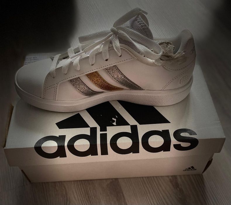 Vind adidasi adidas