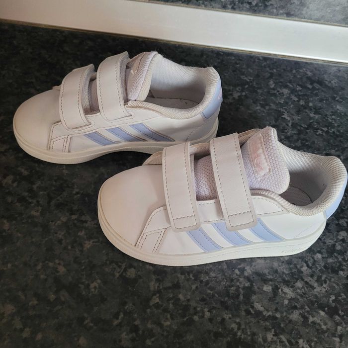 Маратонки Adidas размер 25