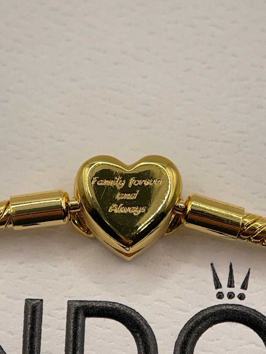 Гривна Пандора|Pandora