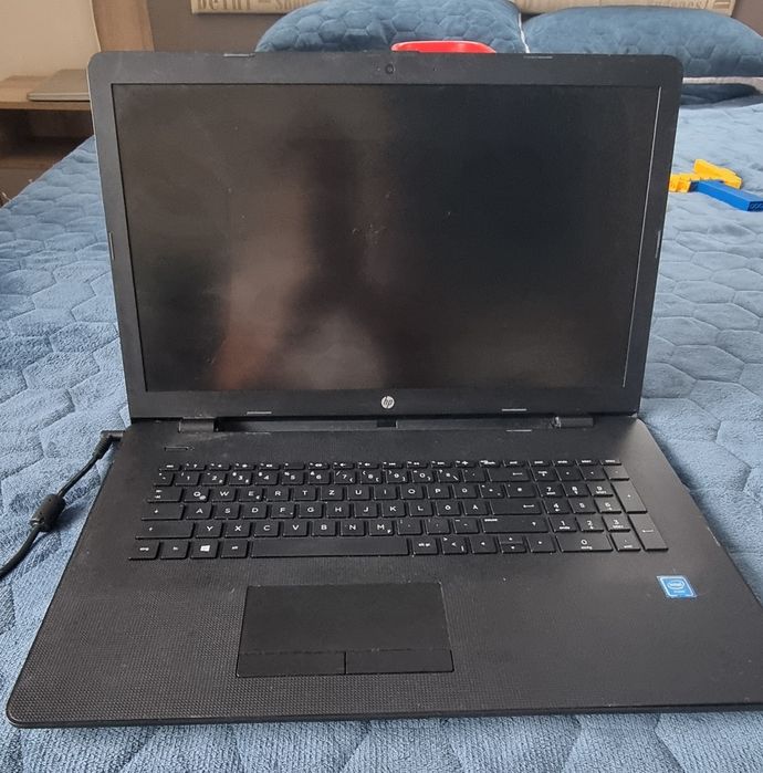 Лаптоп HP 17,3 за части