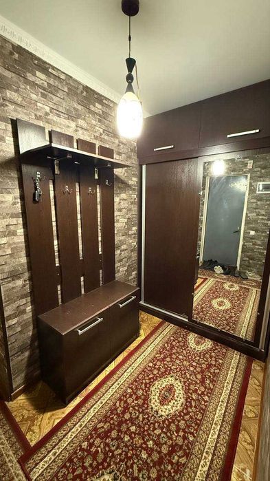 N.12117 Продается 2х комнатная переделано 3х комнатная квартира