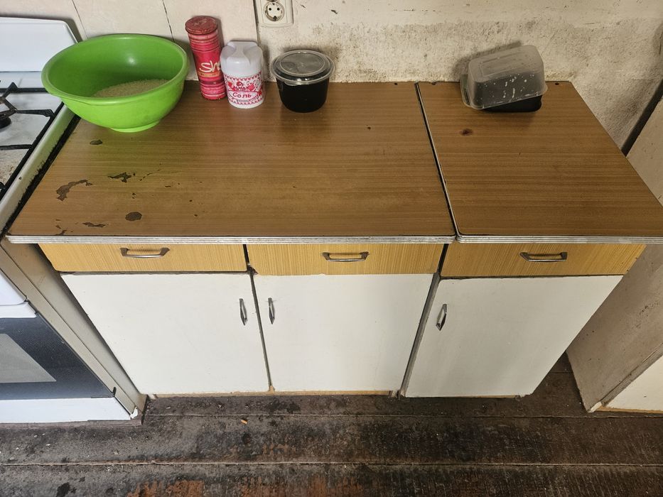 Oshxona mebel sotiladi