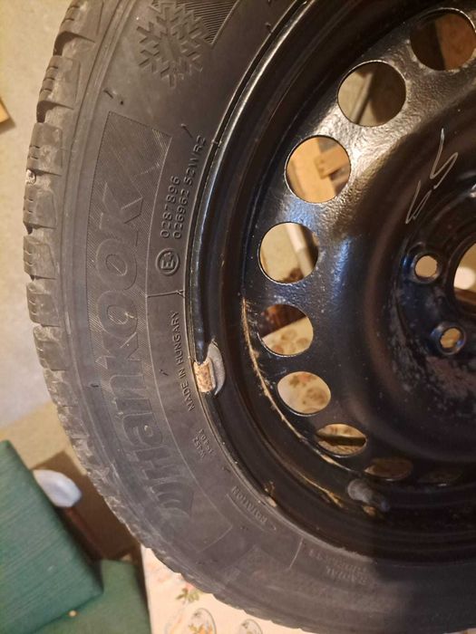 Anvelope Iarna Hankook 175/60 R15 81H cu tot cu jante