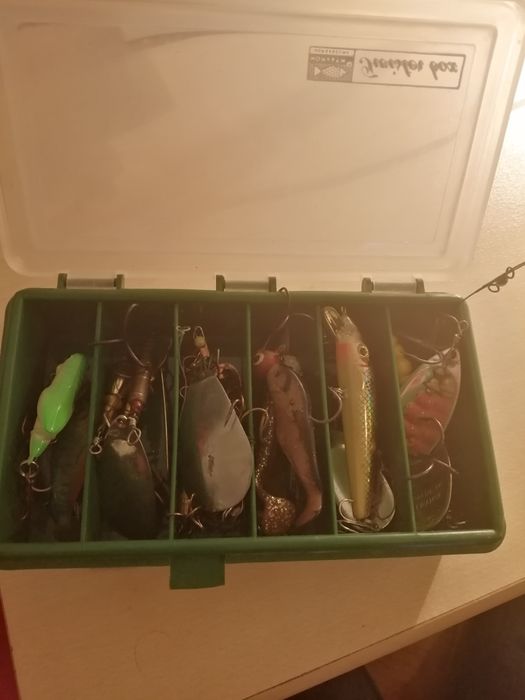 Trusa momeli pentru pescuit 22 piese calitative