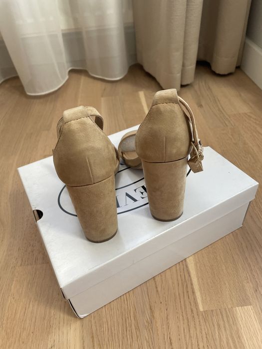 Sandale steve madden mărimea 37