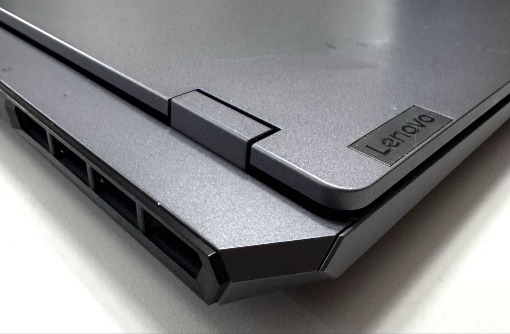 Laptop Lenovo LOQ 15IRX9