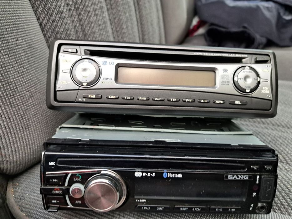 Километраж и два радио касетофона