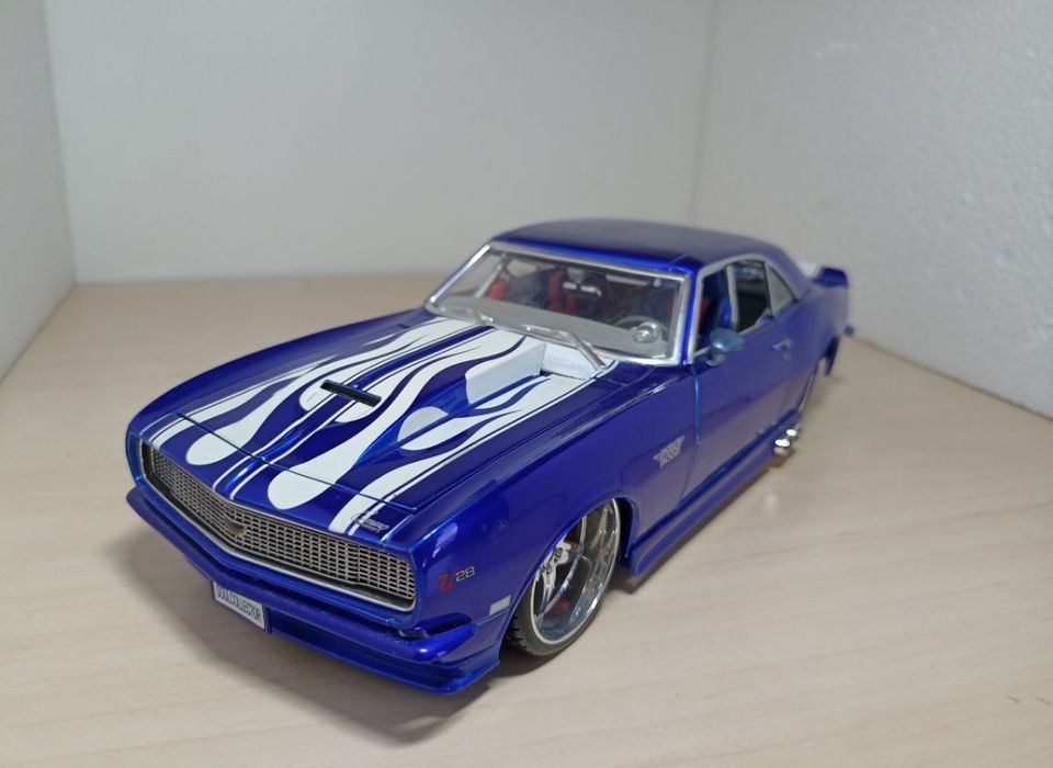 Chevrolet Camaro 
Scara 1:18
Producător maisto 
Material metal+plastic