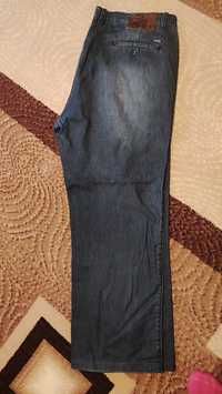 Мужские джинсы в идеальном состоянии на размер 54-56..