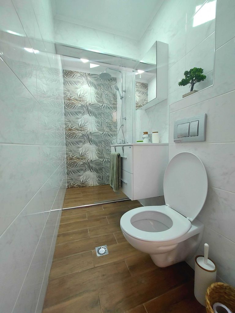 Дава се под наем Двустаен апартамент в Варна, Трошево - 72 кв.м за 561 € - Снимка #16