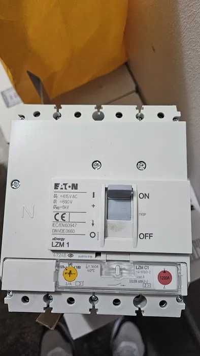 Intrerupator tetrapolar EATON LZM 1