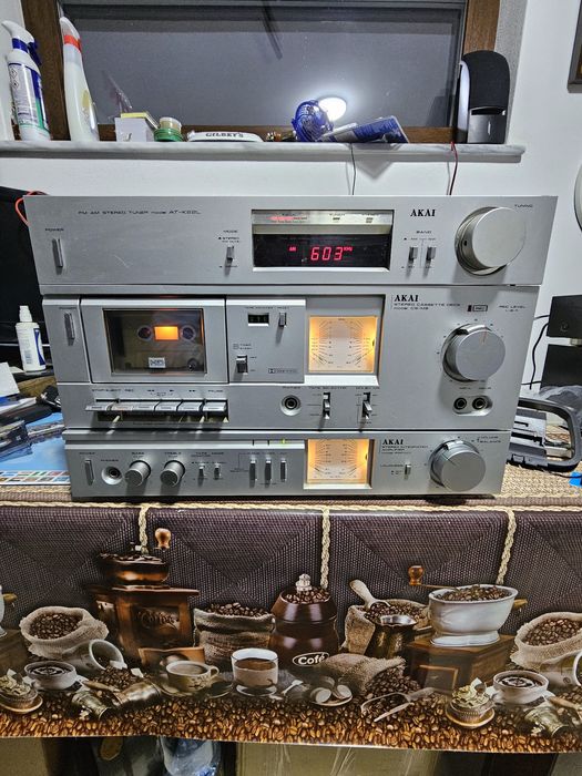 Linie Akai , amplificator AM-U11,Deck CS-M3,tuner AT-K22L