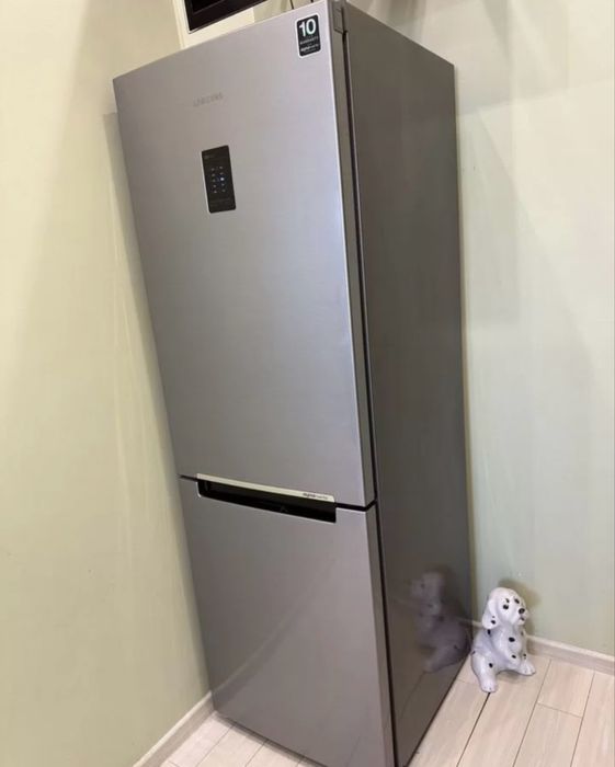 Холодильник Samsung