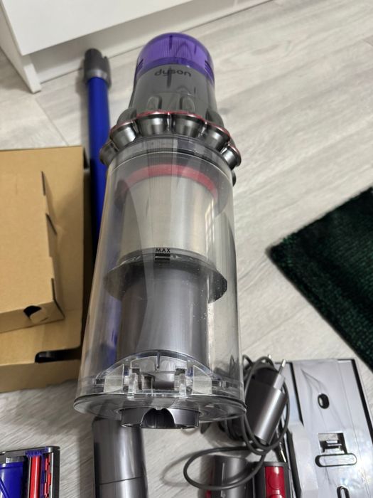 Aspirator dyson v11 absolut