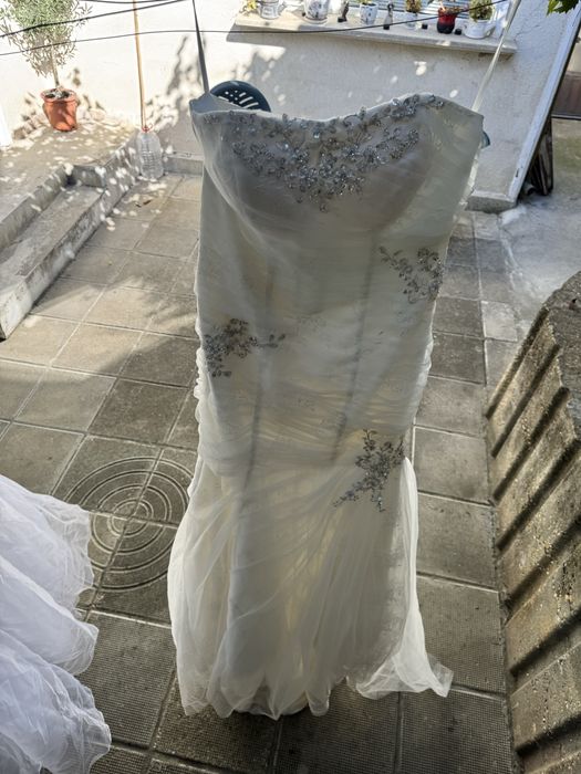 Булчинска рокля тип русалка