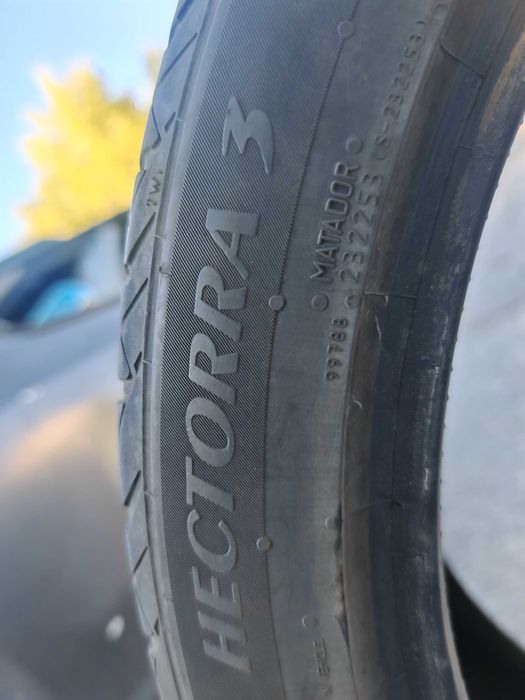 245/40/19 летни гуми 2бр