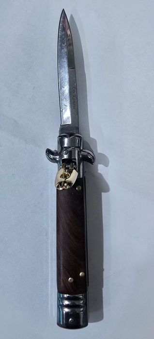 Briceag spanioli și scheletul și sabie de vânzare