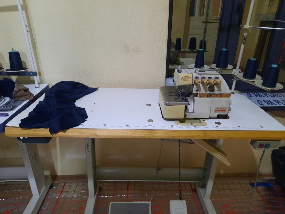 Tikuv mashinasi averlok va togri chok matorli holati yaxshi