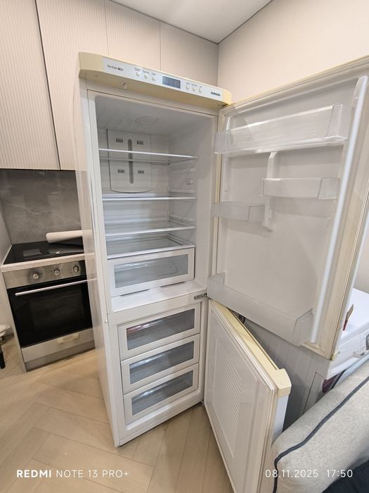 Холодильник                       .