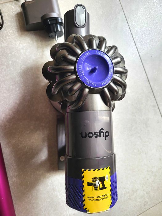 Безжична прахосмукачка Dyson V6