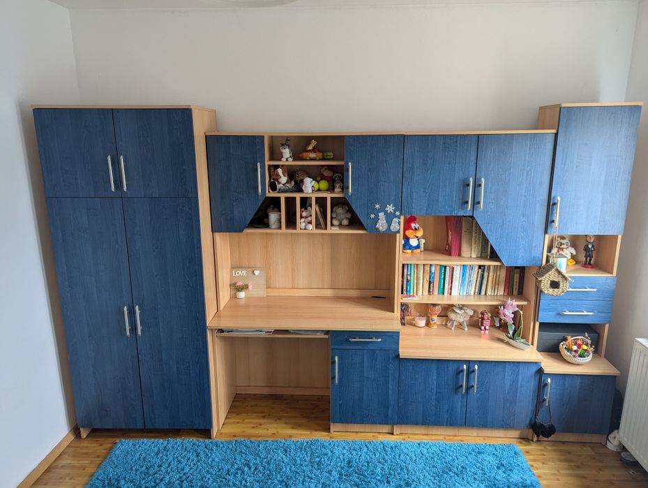 Mobilă tineret stare bună