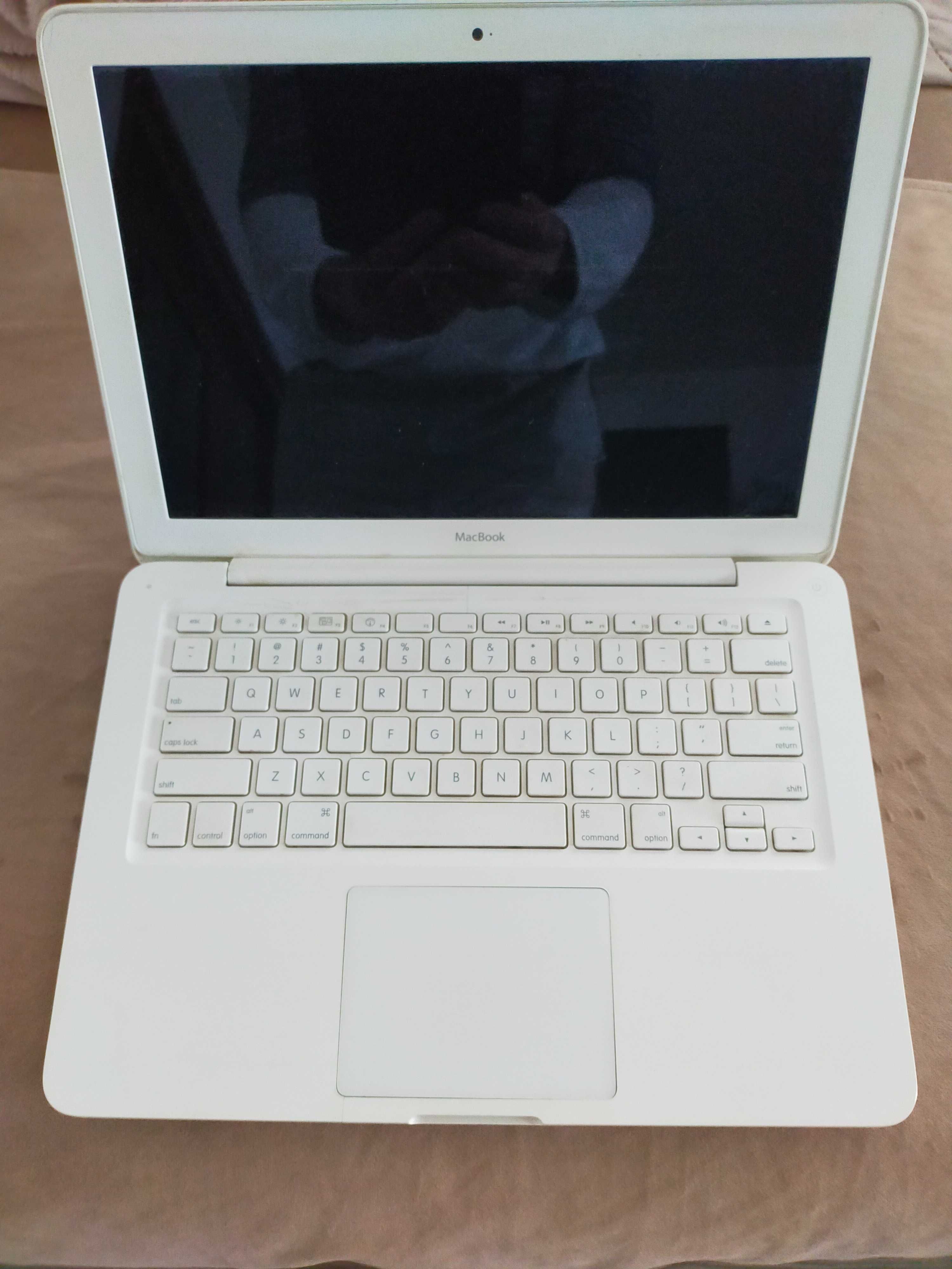 Macbook A 1342 RAM 8GB SSD 128 Gb