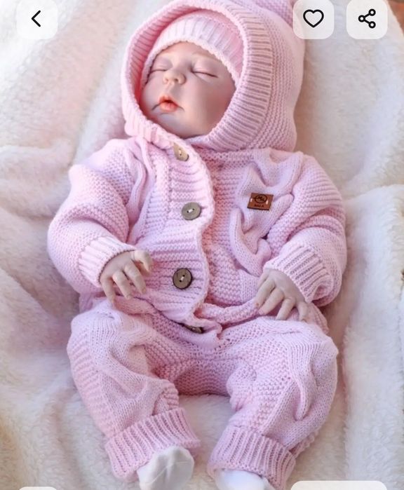 Продам детский вязаный комбинезон. Розовый.