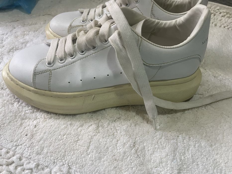 Krossovka 39 jenskiy