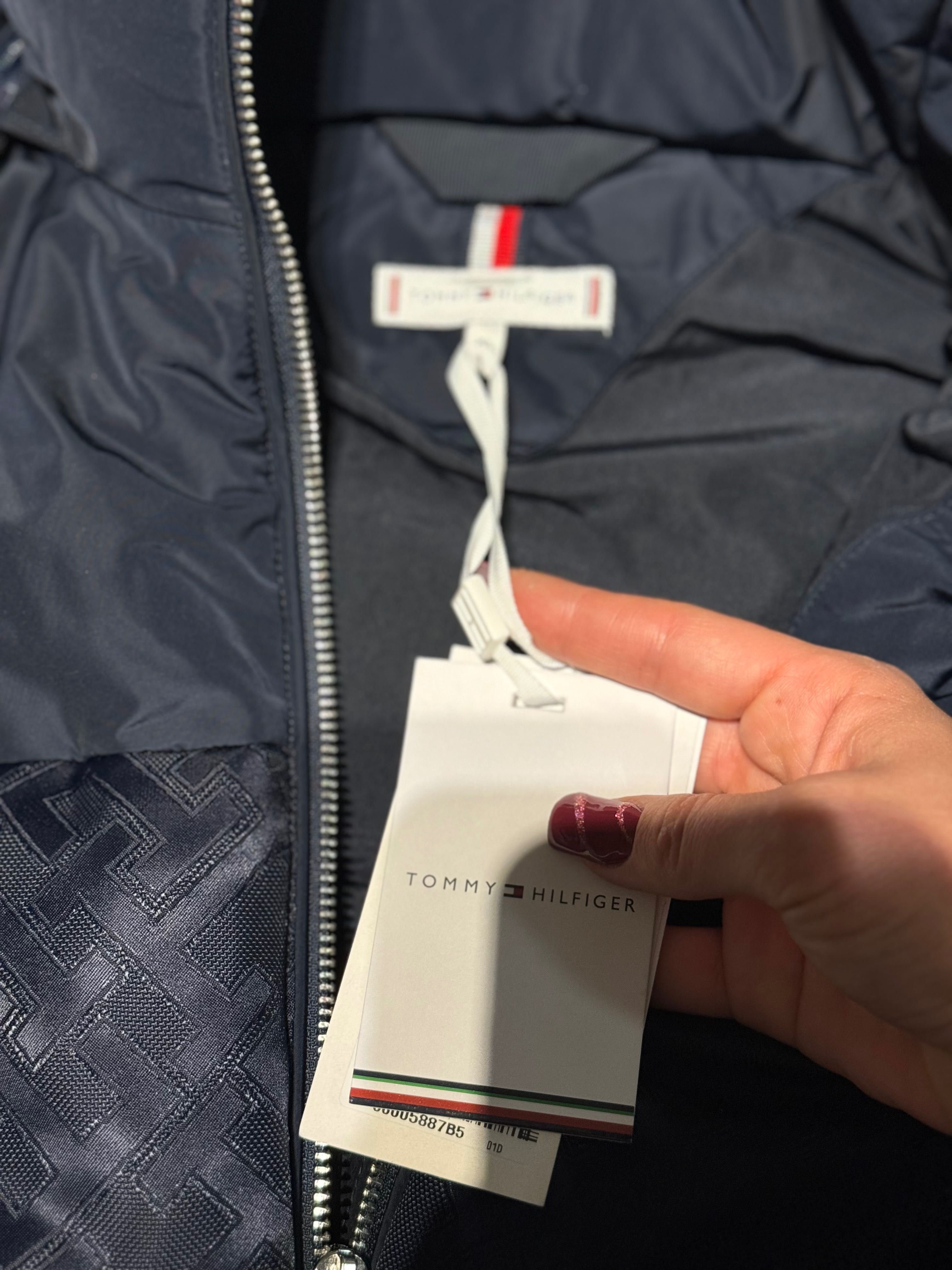Дамско яке Tommy Hilfiger XS-S размер