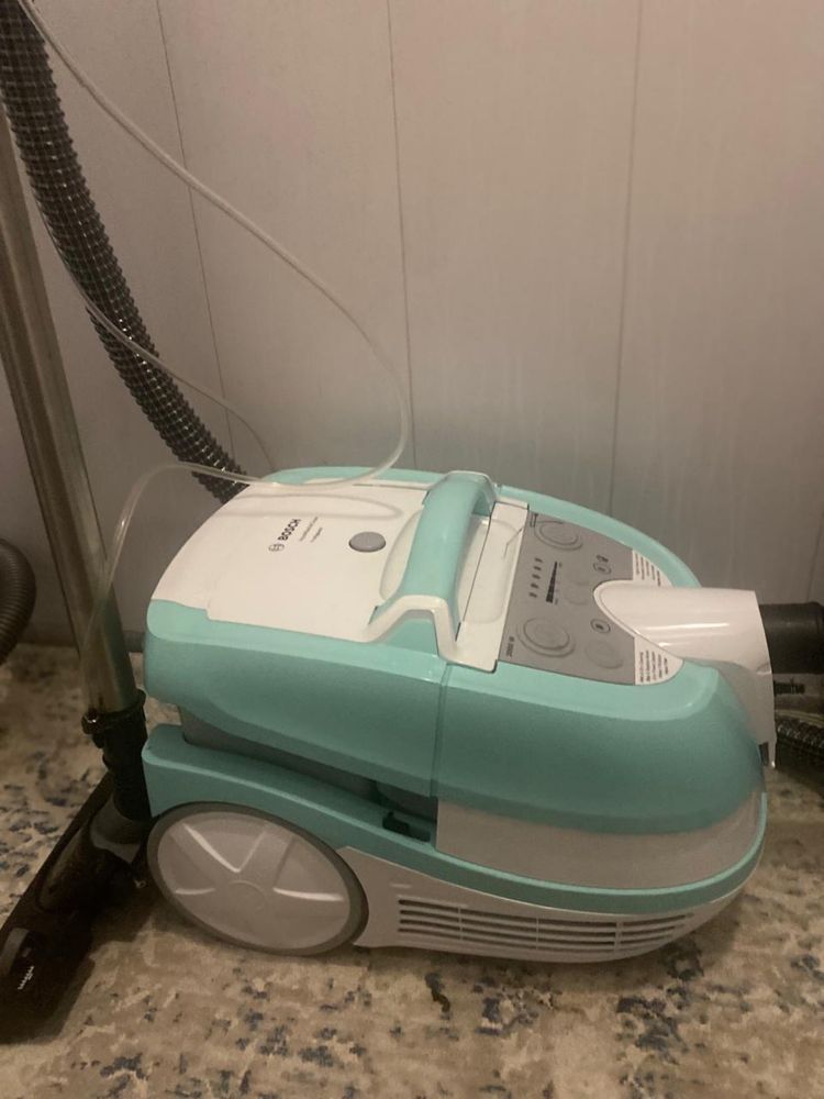 Продам пылесос Bosch