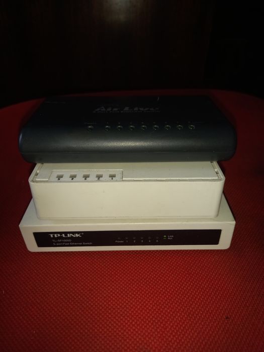 ЛОТ рутер  1-бр.  и суич  2-бр. /цената е за всичкозаедно/