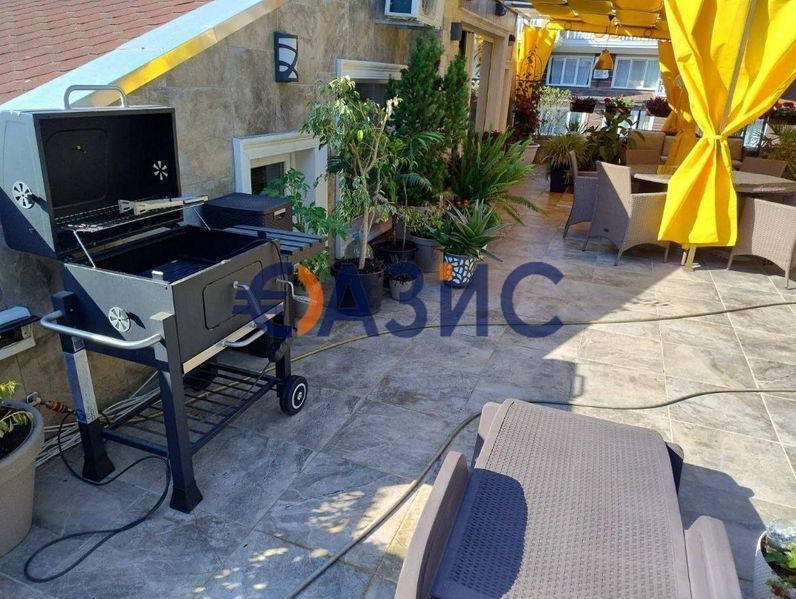 Мезонет с огромна тераса в затворен комплекс в Слънчев Бряг, България