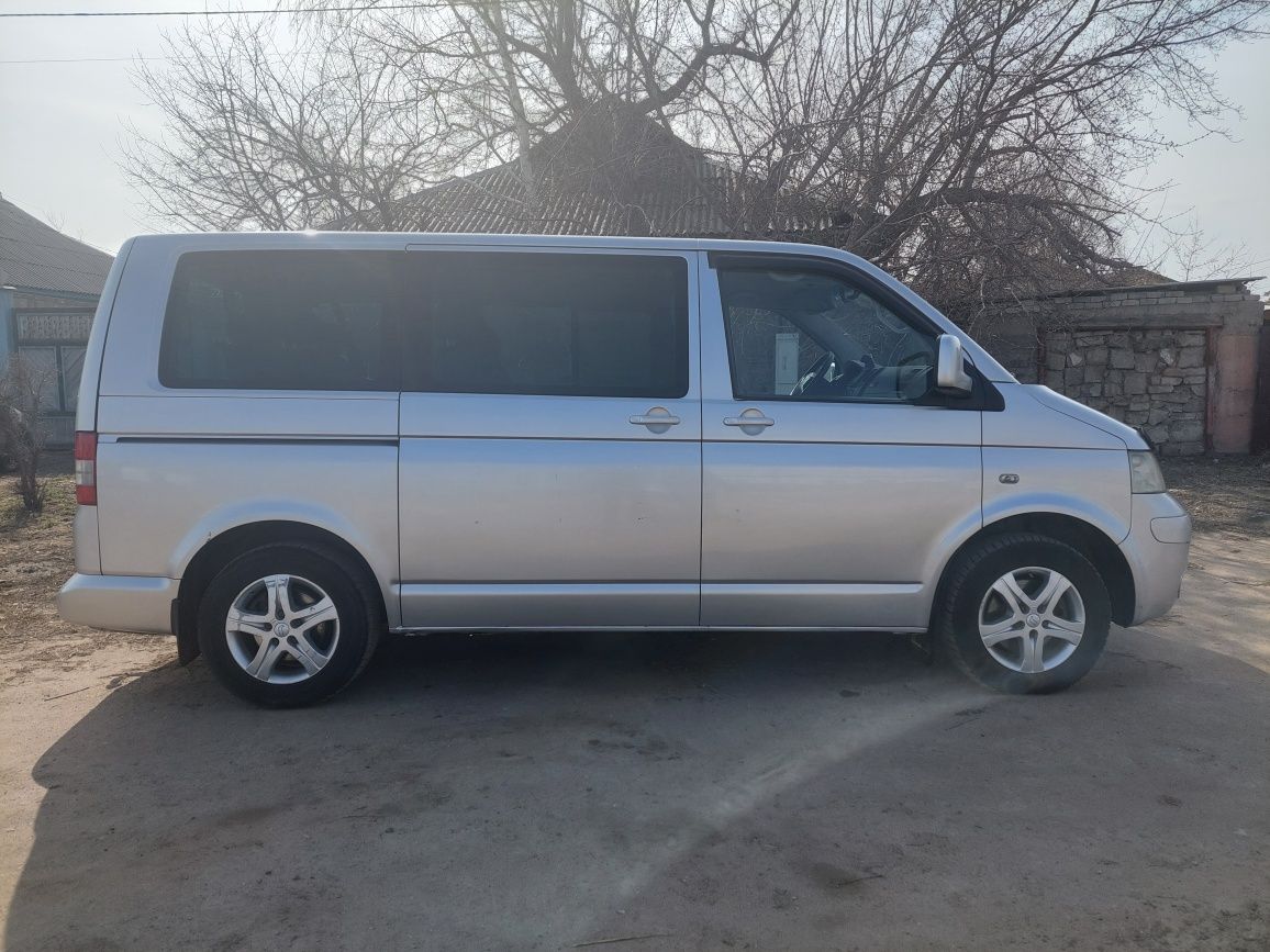 Volkswagen Caravelle 2006г.в.