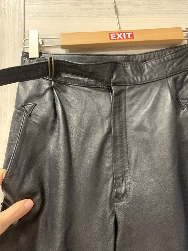 Pantaloni din piele marime s M